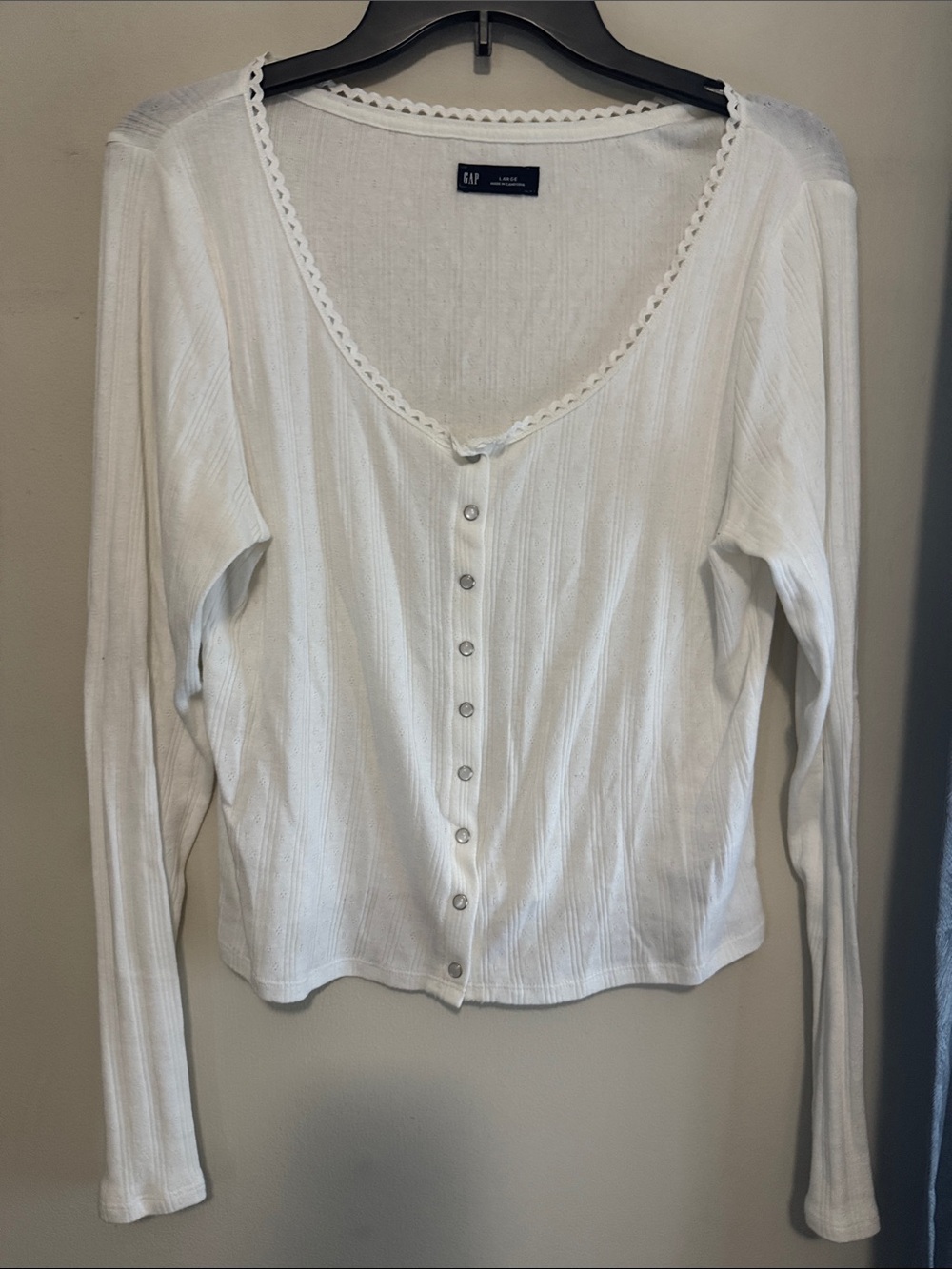 GAP White Ribbed Scoop-Neck Button Front Long Sleeve Top